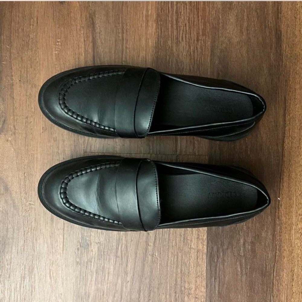 Old Navy Women's Black Loafers